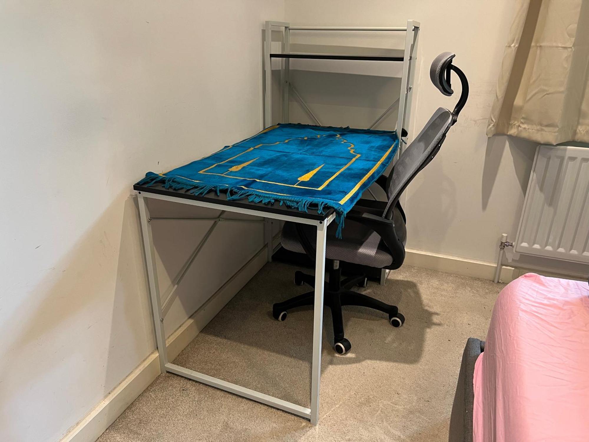 London Holiday Home Newly Refurbished - Entire 4 Bedroom Private House With Kitchen, Living Room & Private Garden - 1 Cape House London, Within 30 Mins From Central London, London Bridge & Canary Wharf Bagian luar foto